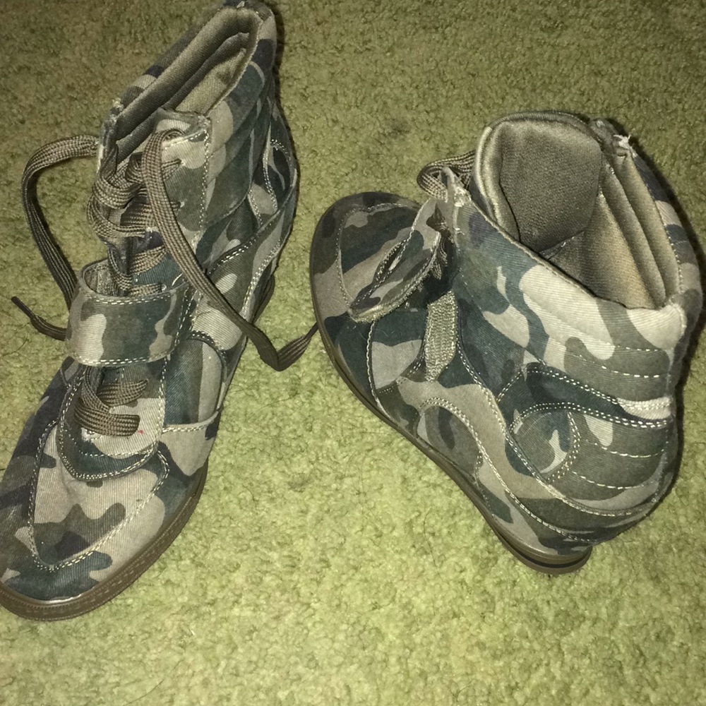 Camo Wedge booties